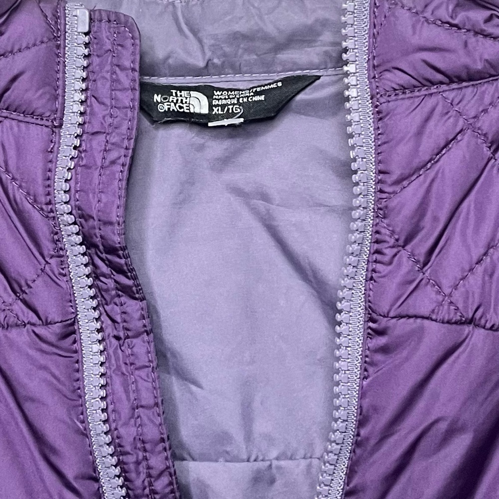 The North Face Puffer Jacket - Picture 6 of 12